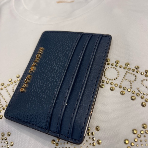 MICHAEL KORS
Large Pebbled Leather Card Holder Case
Navy
NWT - Picture 15 of 16